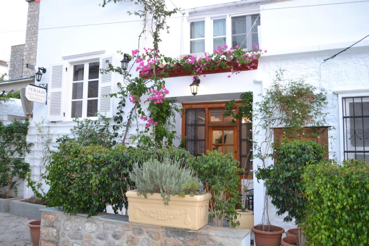Perakis Apartments Hydra  Esterno foto