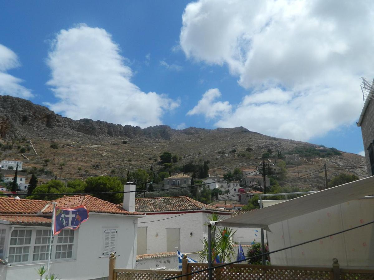 Perakis Apartments Hydra  Esterno foto