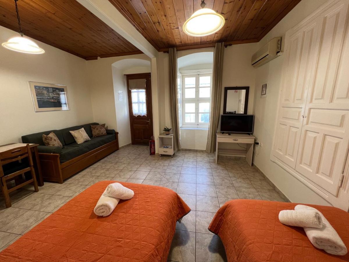 Perakis Apartments Hydra  Esterno foto