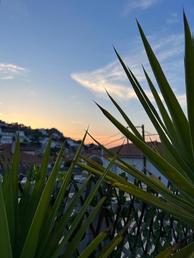 Perakis Apartments Hydra  Esterno foto