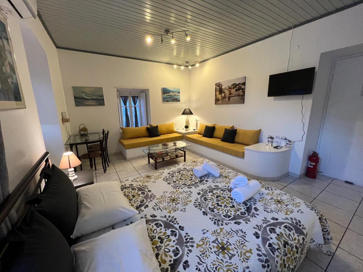 Perakis Apartments Hydra  Esterno foto