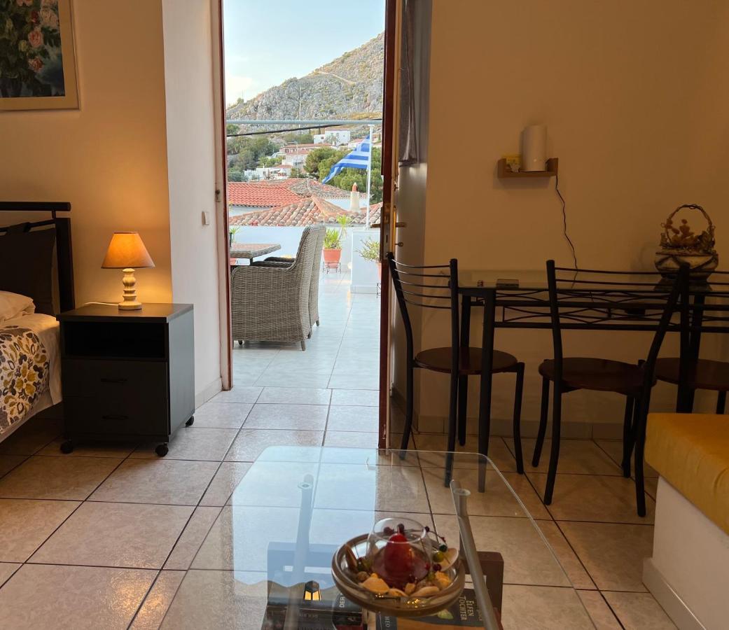 Perakis Apartments Hydra  Esterno foto