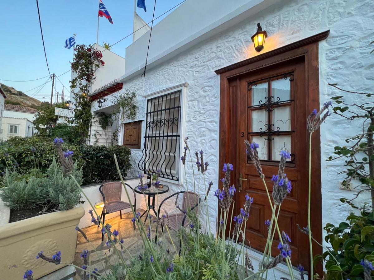 Perakis Apartments Hydra  Esterno foto