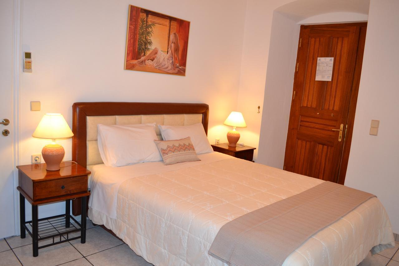 Perakis Apartments Hydra  Esterno foto