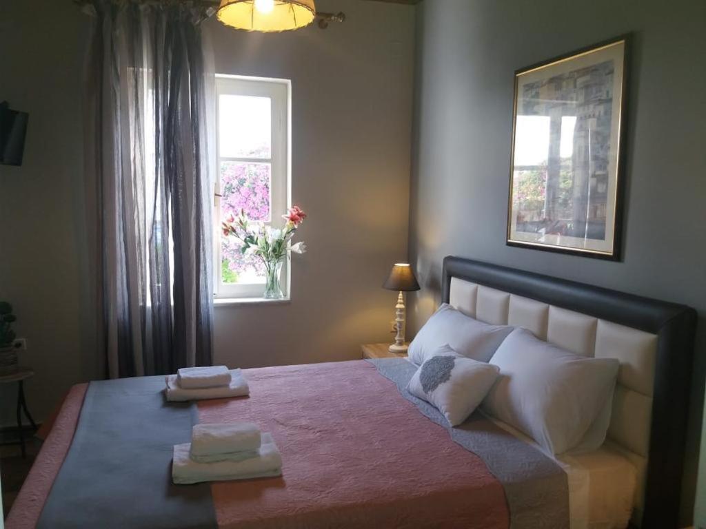 Perakis Apartments Hydra  Esterno foto